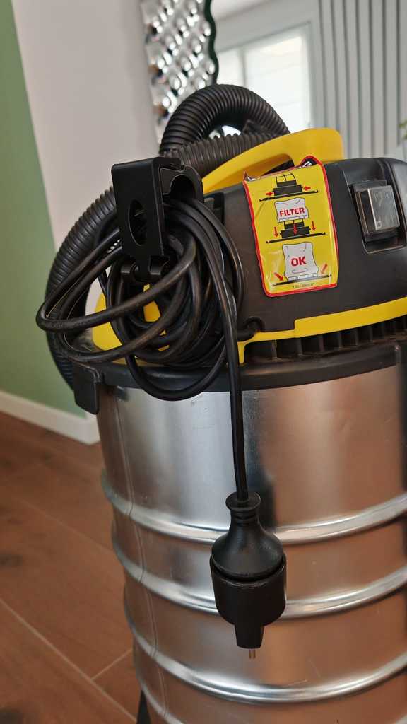 Держатель для шнура пылесоса Lavor