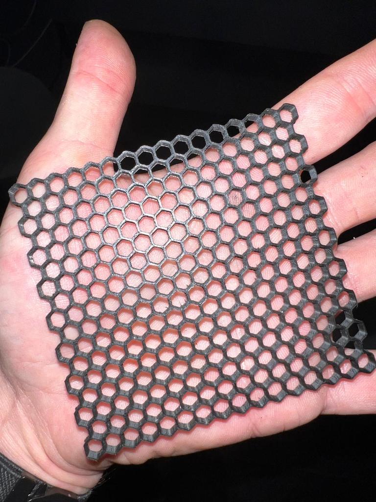 Подставка под напитки с сотами