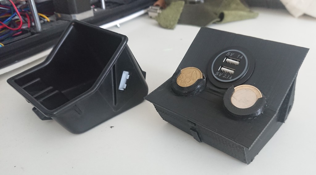 Вставка пепельницы DB W210 с USB и монетоприемником