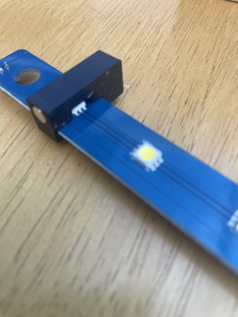 Кронштейн для магнитной LED ленты для Flashforge 5M / 5M Pro