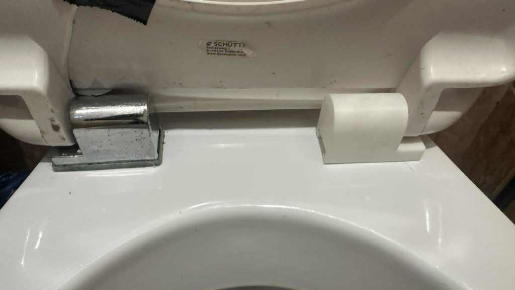 Петля для сидения унитаза