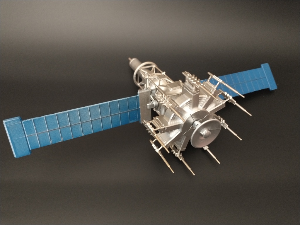 Модель Tachikoma AI Satellite из Ghost in the Shell