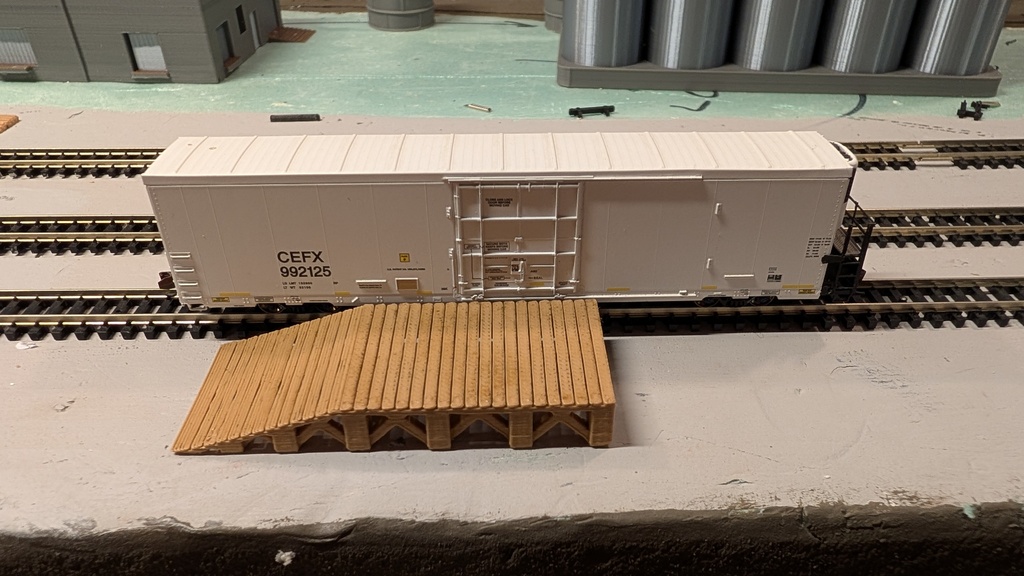 Деревянные грузовые рампы N масштаба