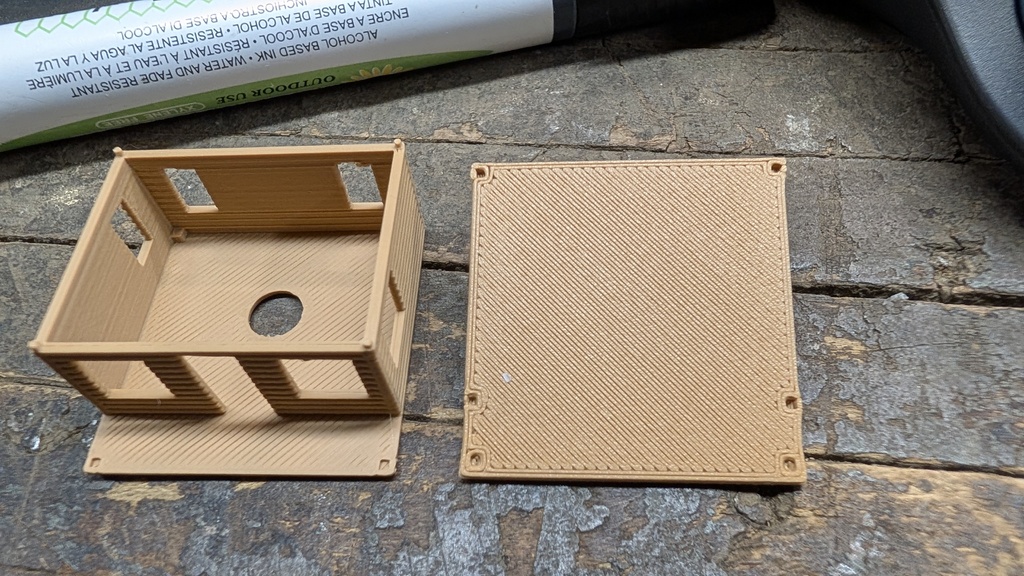 Модель деревянного домика в масштабе N