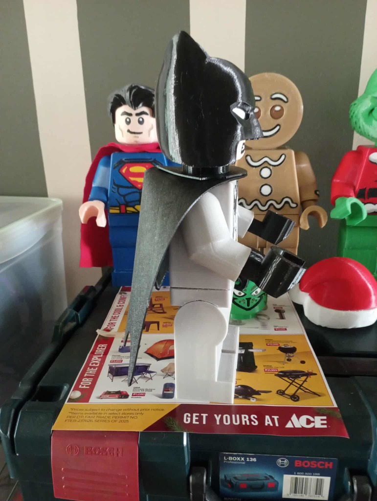 Гигантская минифигура Бэтмена