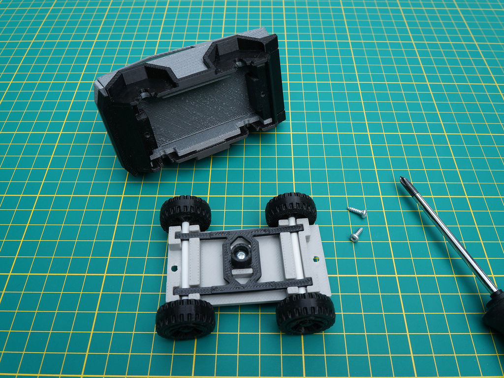 Модель Tesla Cybertruck с подвижными частями