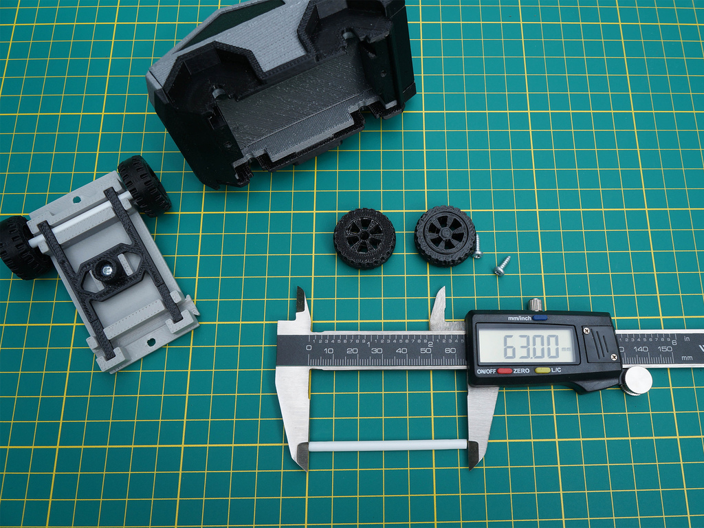 Модель Tesla Cybertruck с подвижными частями