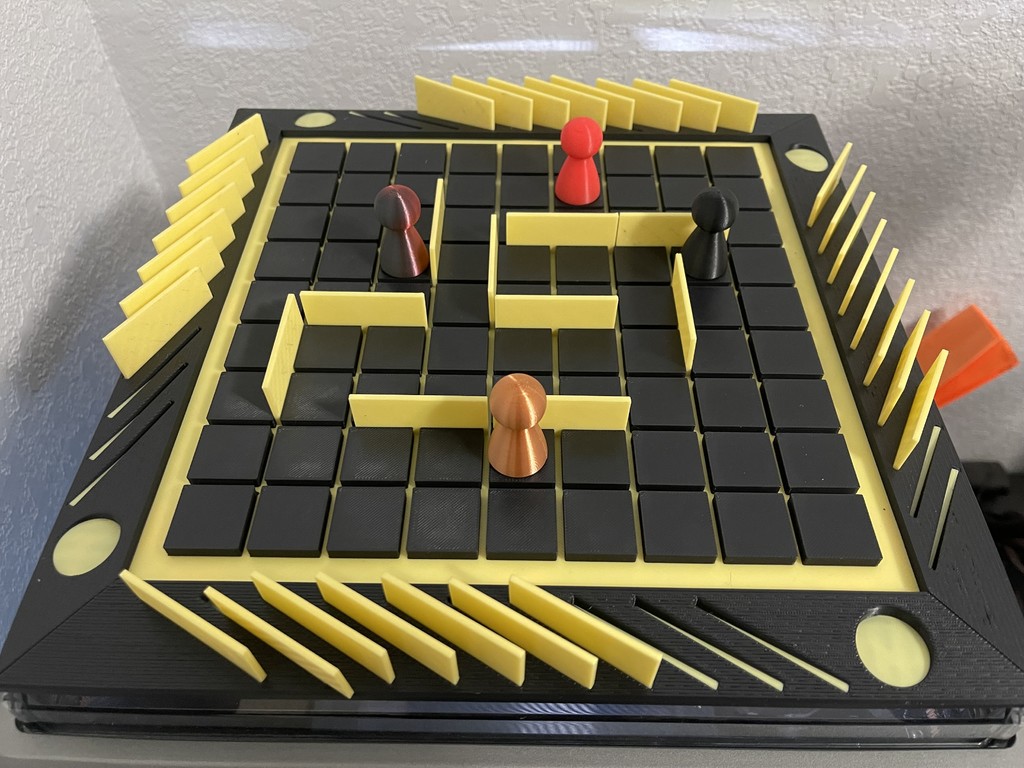 Модель настольной игры Quoridor