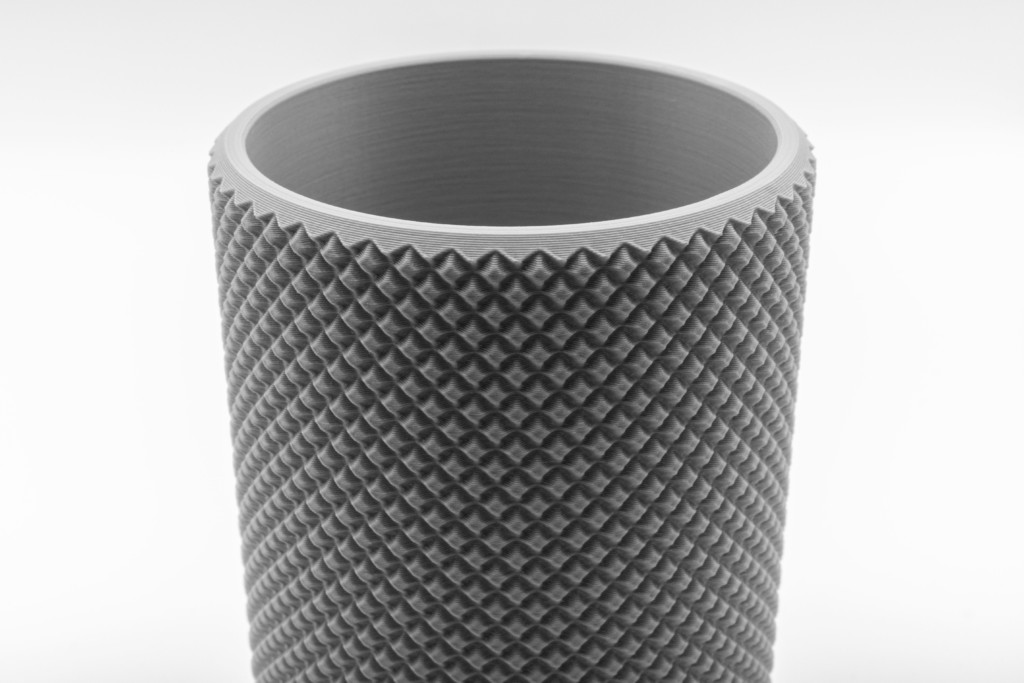 Держатель для карандашей с рифлёной поверхностью