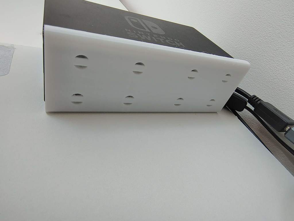 Крепление для переключателя на стену с отверстиями