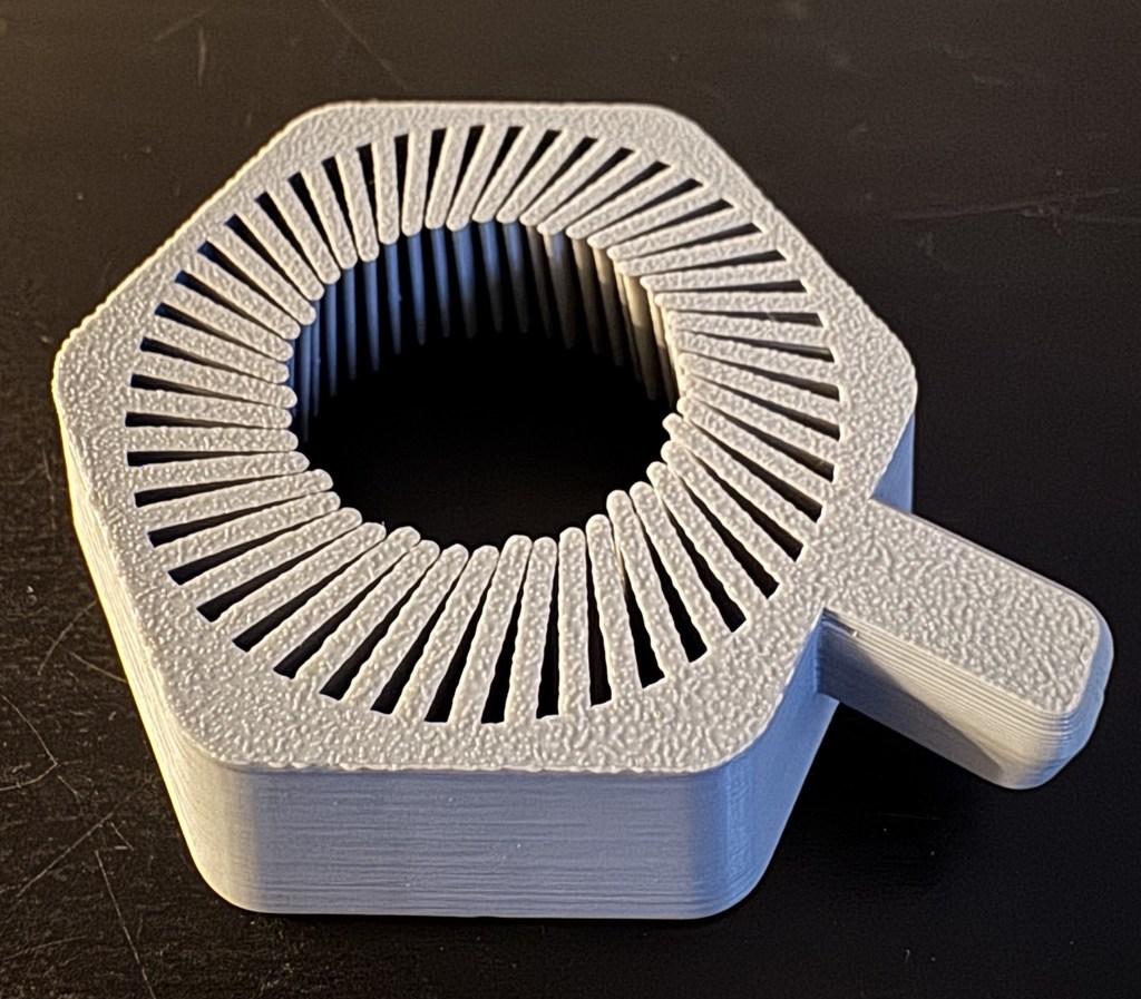 Открывалка для пластиковых бутылок