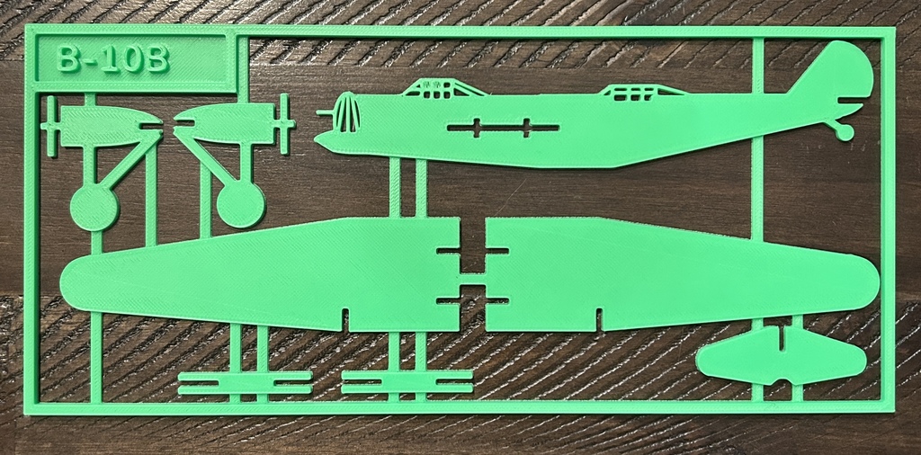 Бомбардиравчик B-10B