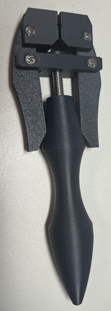 Хэндскрубцок - универсальный зажим для мастерской