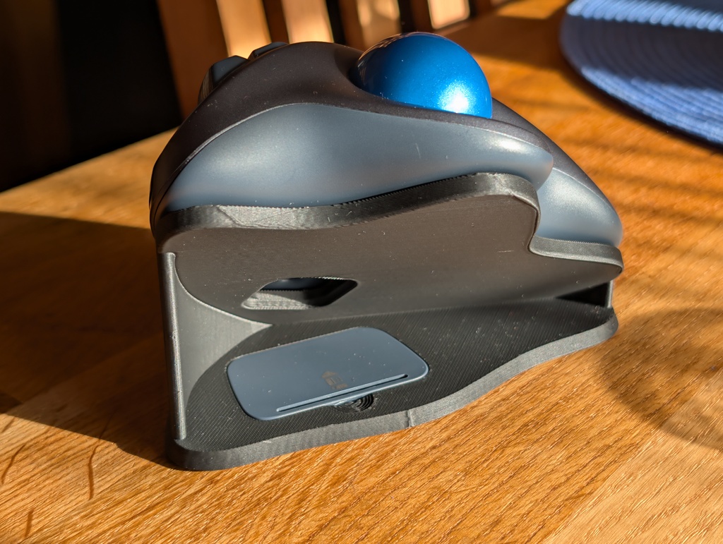 Подставка для TrackBall Logitech M570