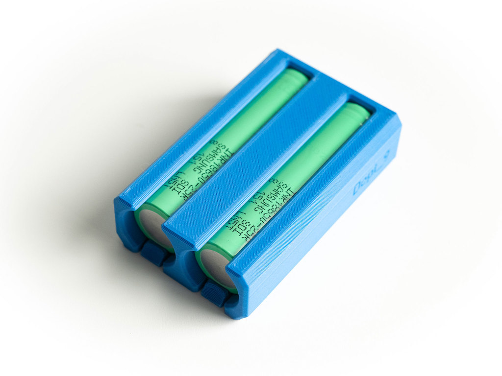 Компактный аккумуляторный блок для 4x18650