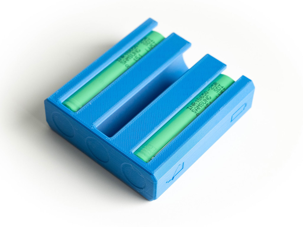 Компактный аккумуляторный блок для 4x18650