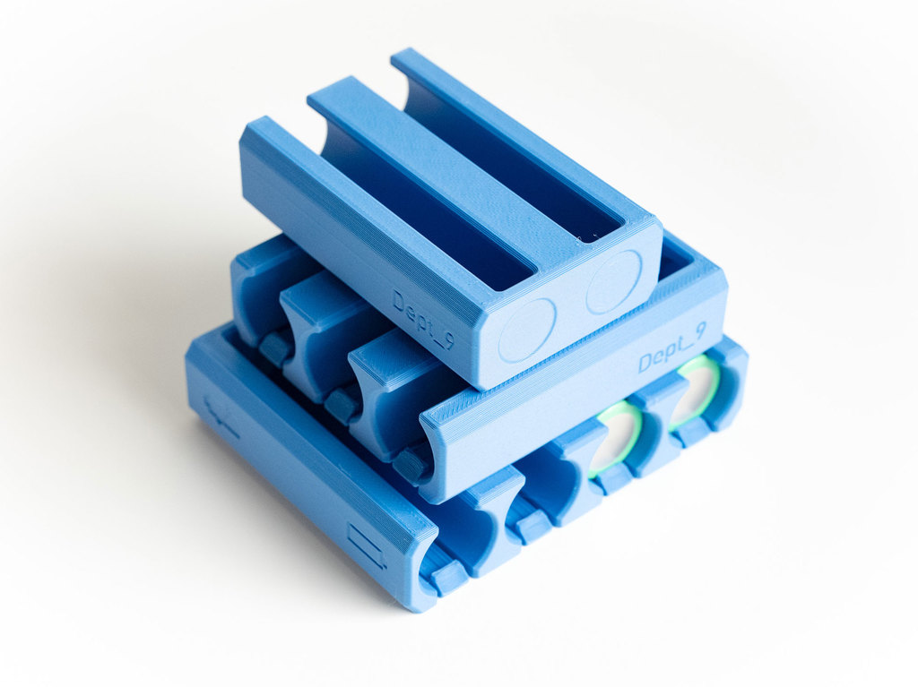 Компактный аккумуляторный блок для 4x18650