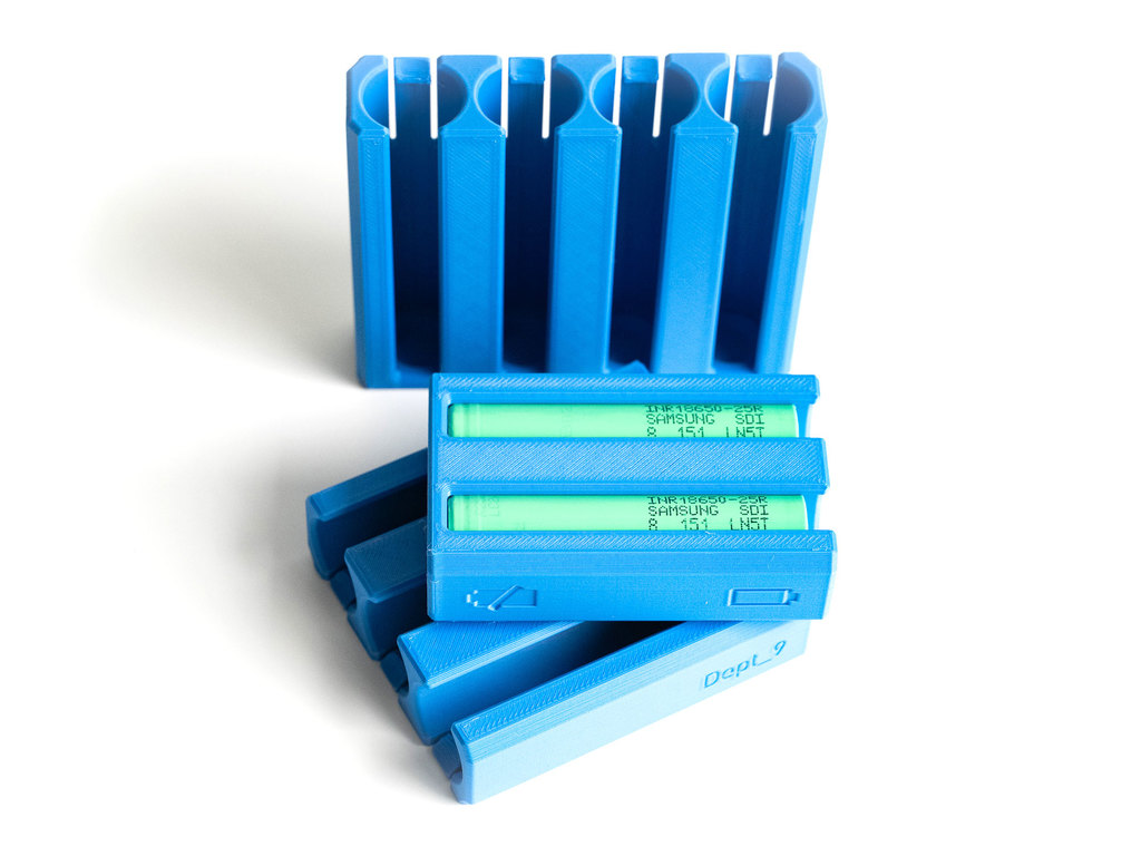 Компактный аккумуляторный блок для 4x18650