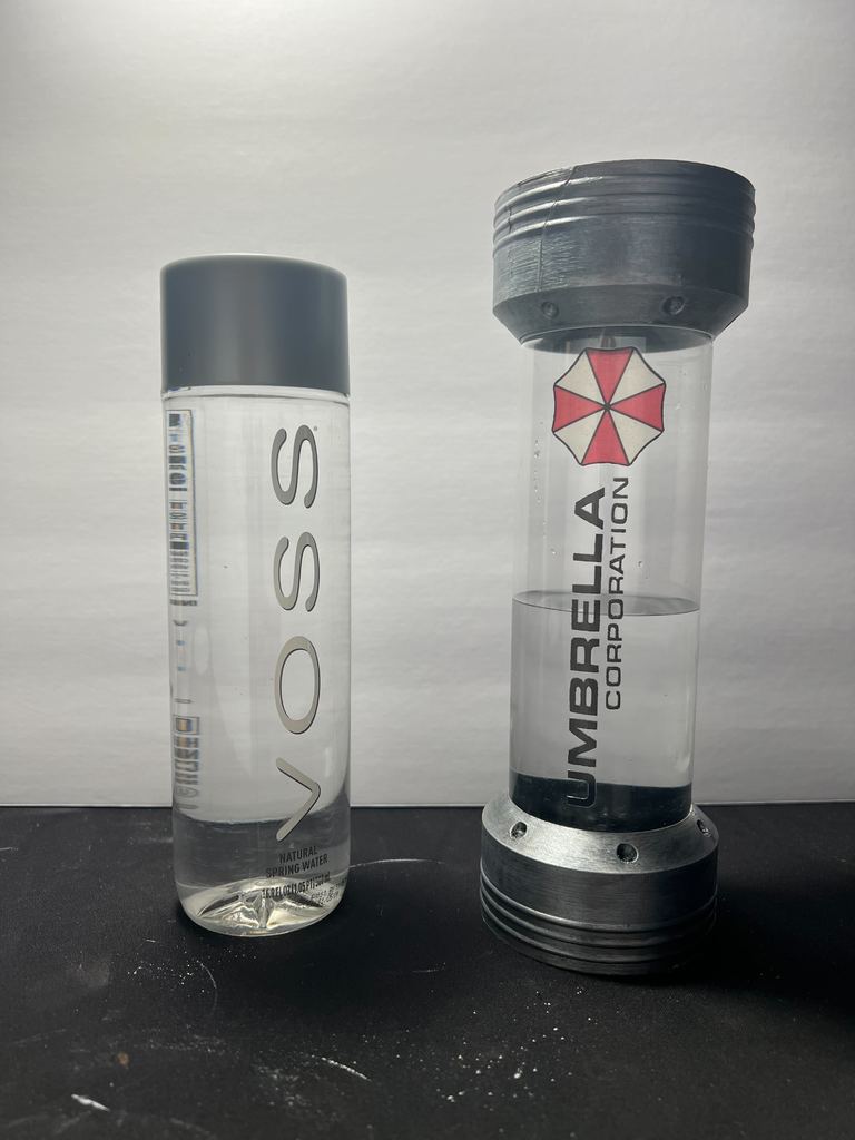Светящаяся бутылка Voss с контейнером T-Virus