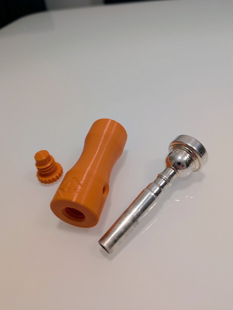 Тренажер для губной техники на трубе