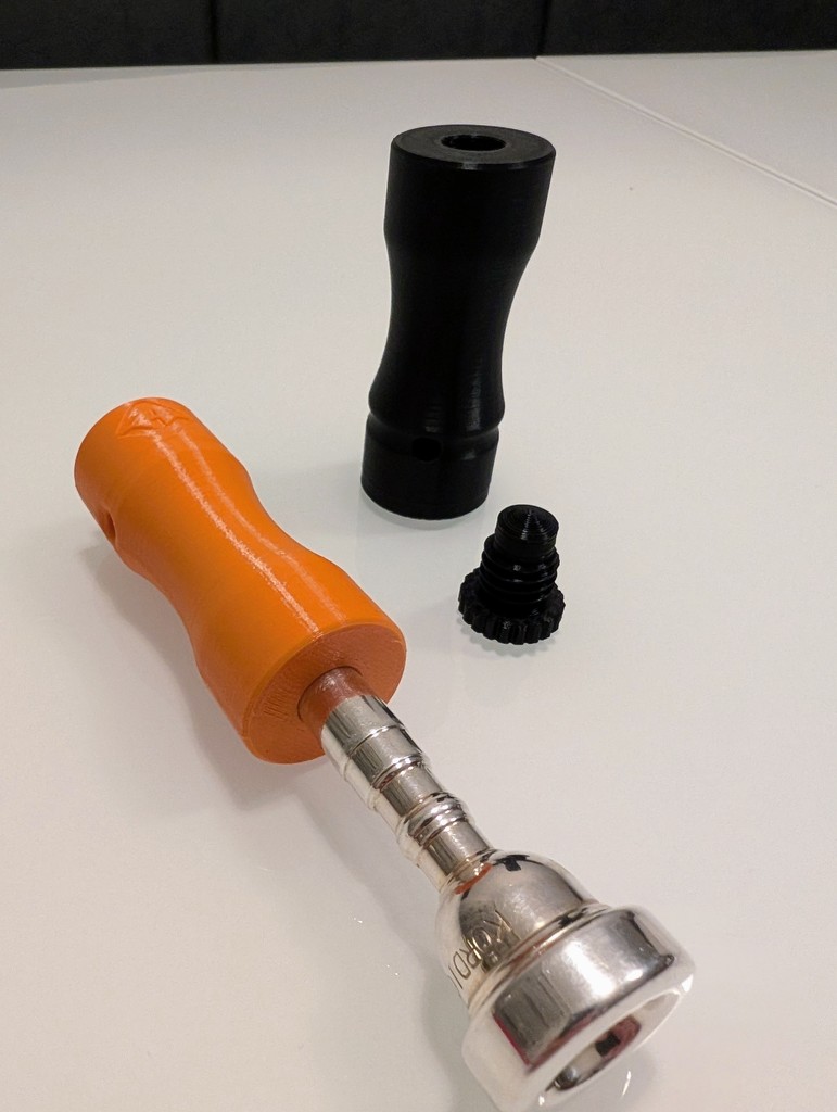 Тренажер для губной техники на трубе