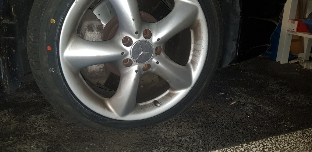 Центральная заглушка литых колес Mercedes Benz