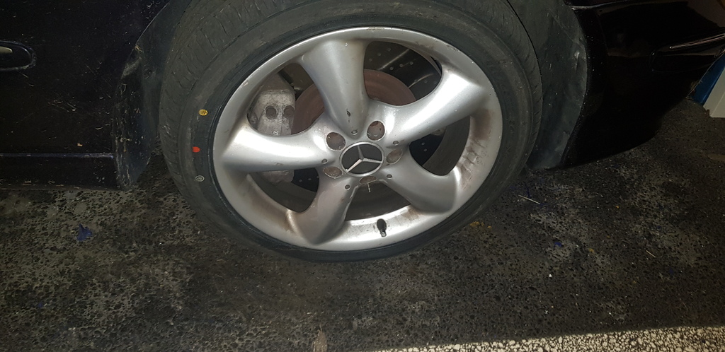 Центральная заглушка литых колес Mercedes Benz