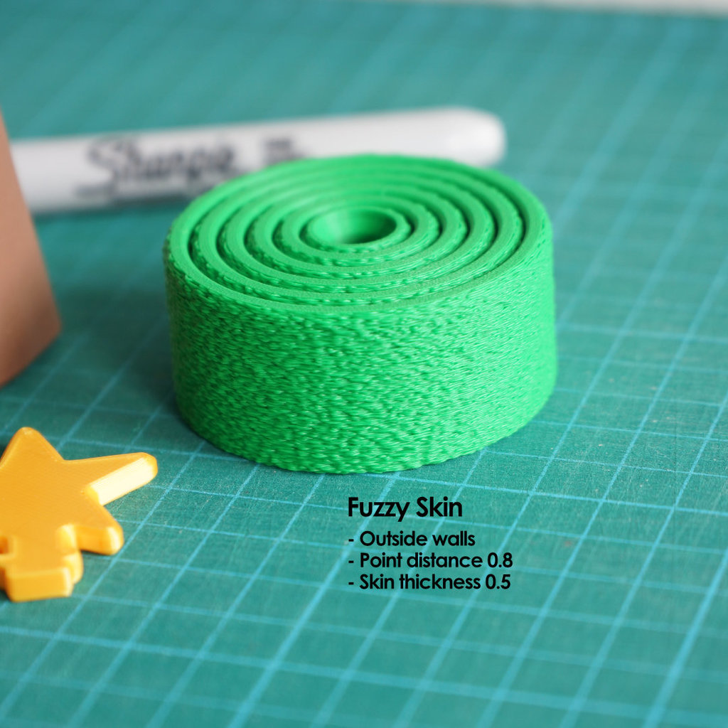 Держатель для маркеров в форме рождественской елки