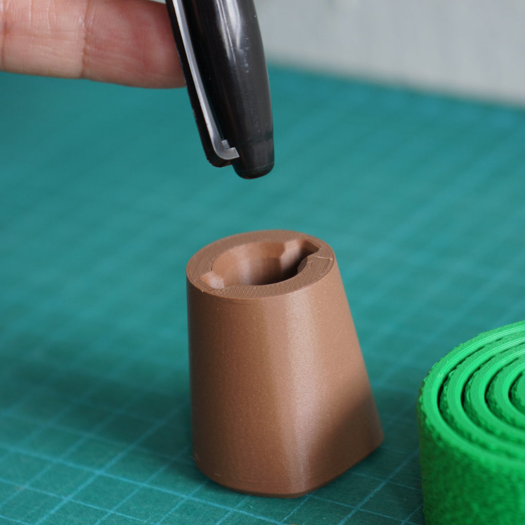 Держатель для маркеров в форме рождественской елки