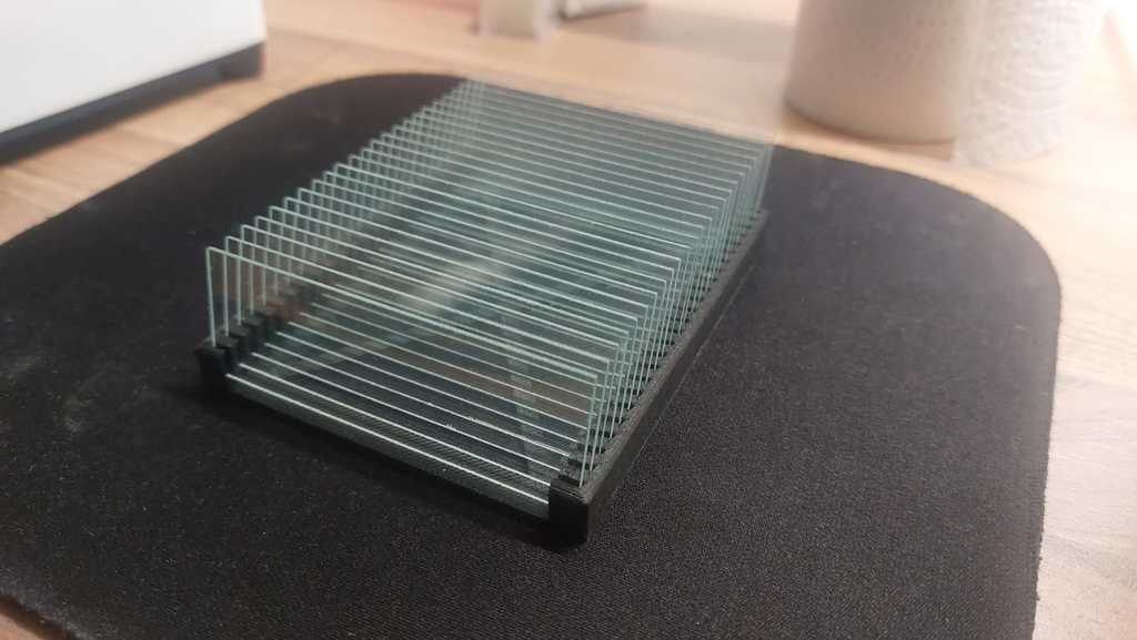 Держатель для предметных стекол микроскопа