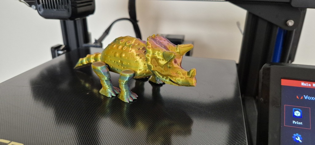 Подвижный Трицератопс