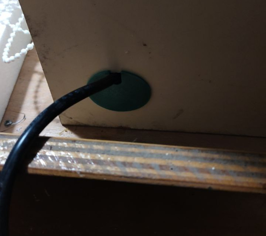 Настраиваемый кабельный гнездо