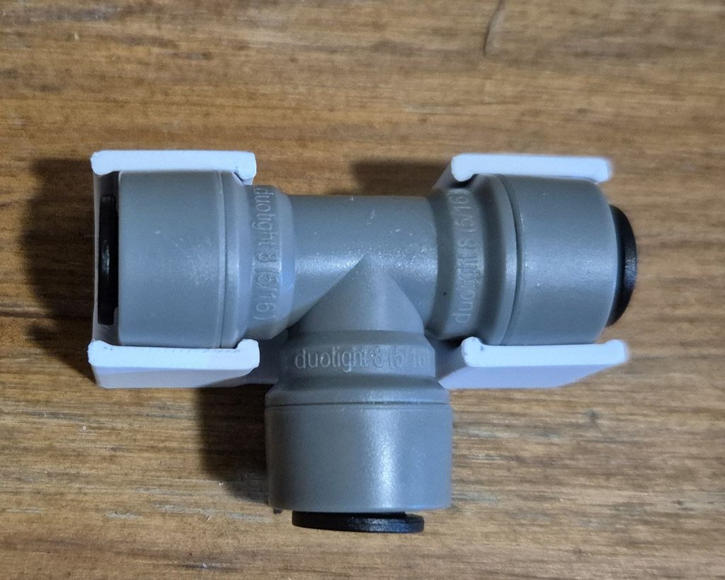 Держатель для соединителей Duotight 8mm с черными соединениями