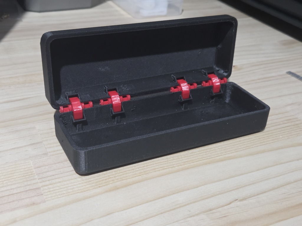 Вставка для кейса с пружинной защелкой