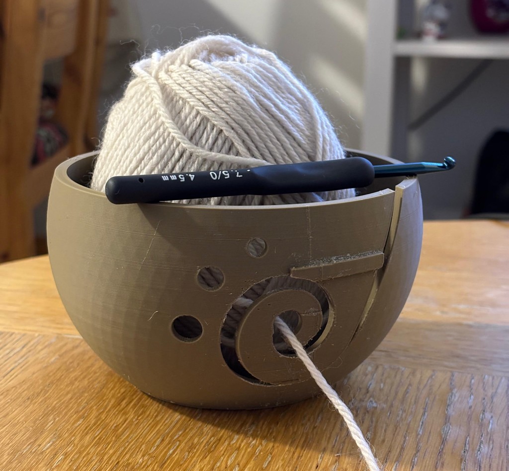 Спиральная чаша для пряжи в двух частях