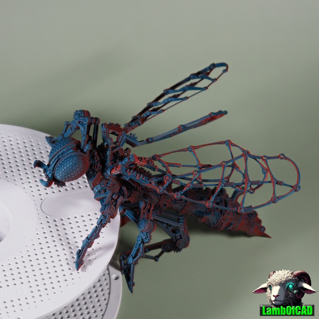 Степанковая оса с подвижными суставами