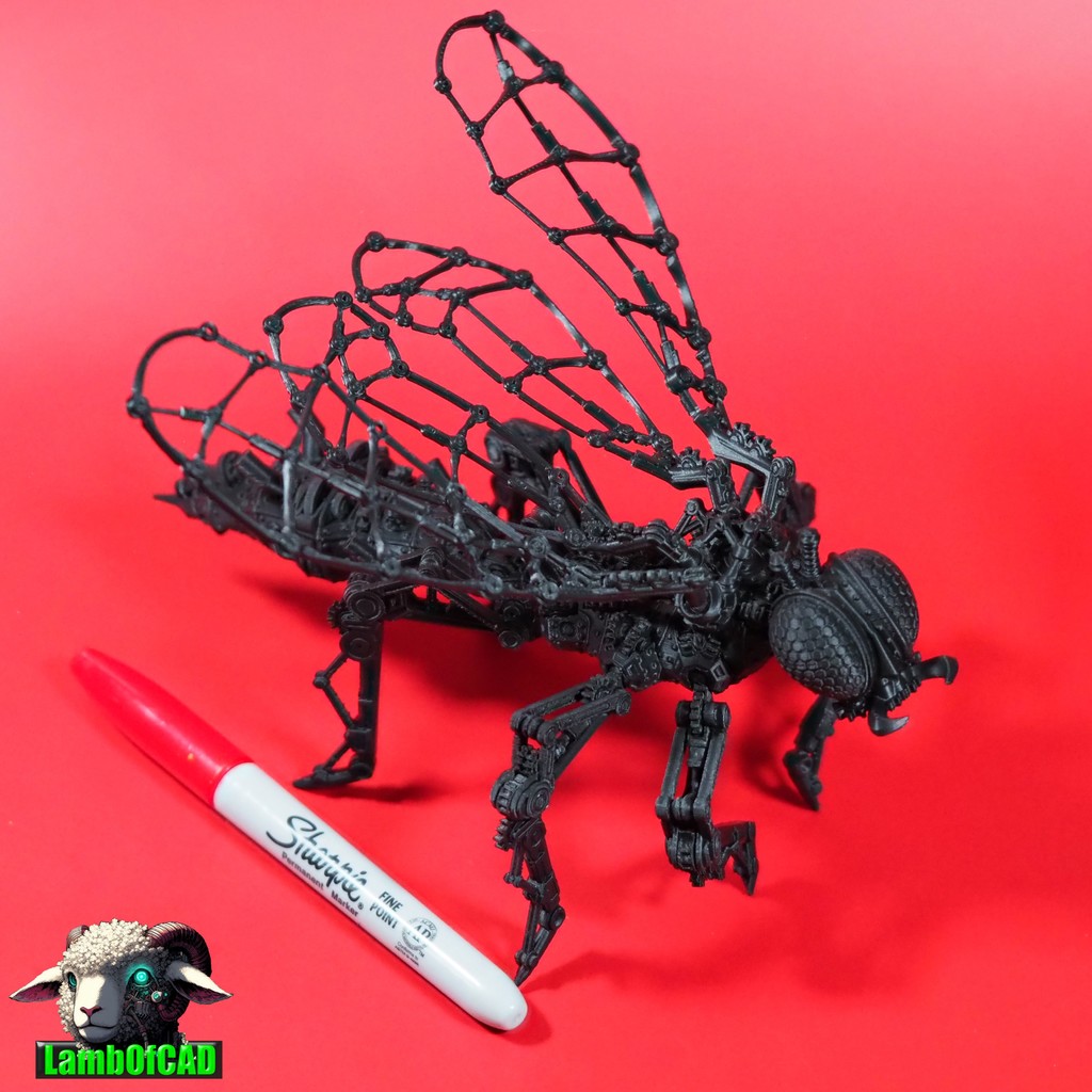 Степанковая оса с подвижными суставами