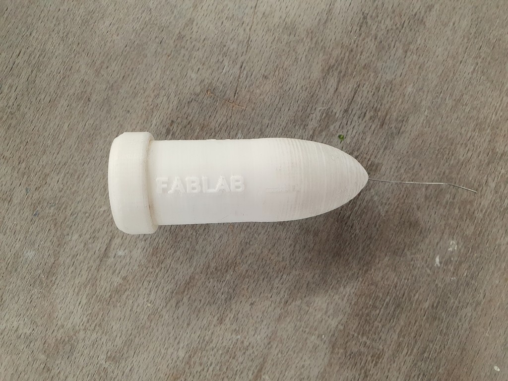 Инструмент для подачи припоя в виде ручки