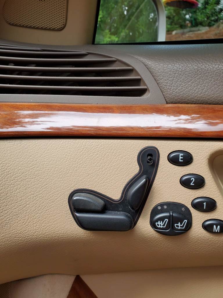 Кнопка управления подголовником Mercedes S430 2001