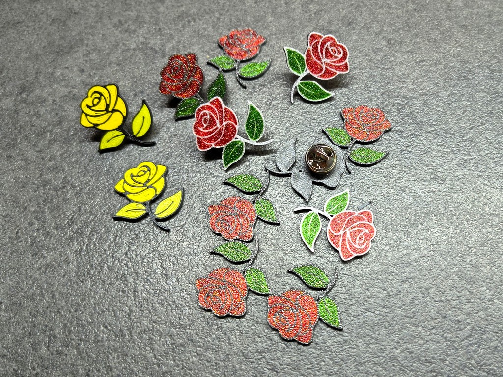 Элегантная брошь-булавка в форме розы