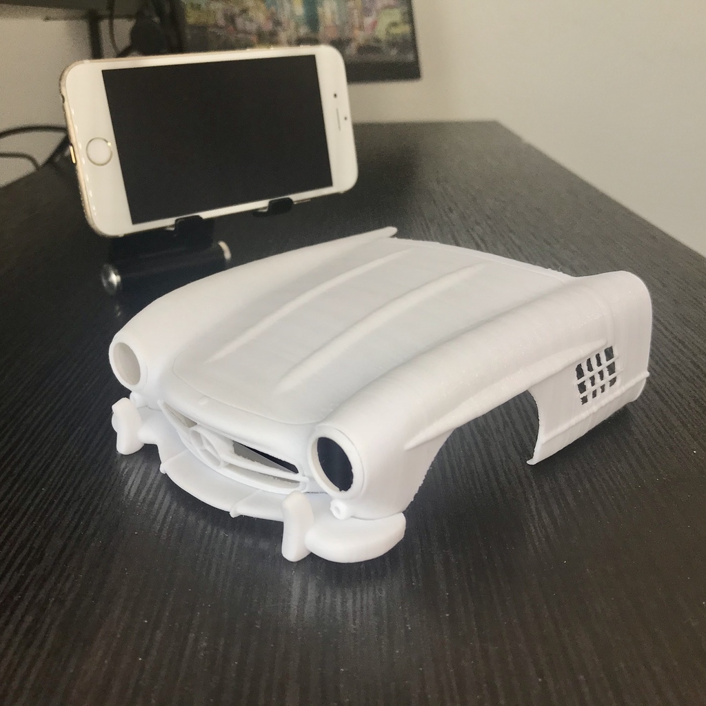 Орнамент, вдохновленный Mercedes Benz 300SL