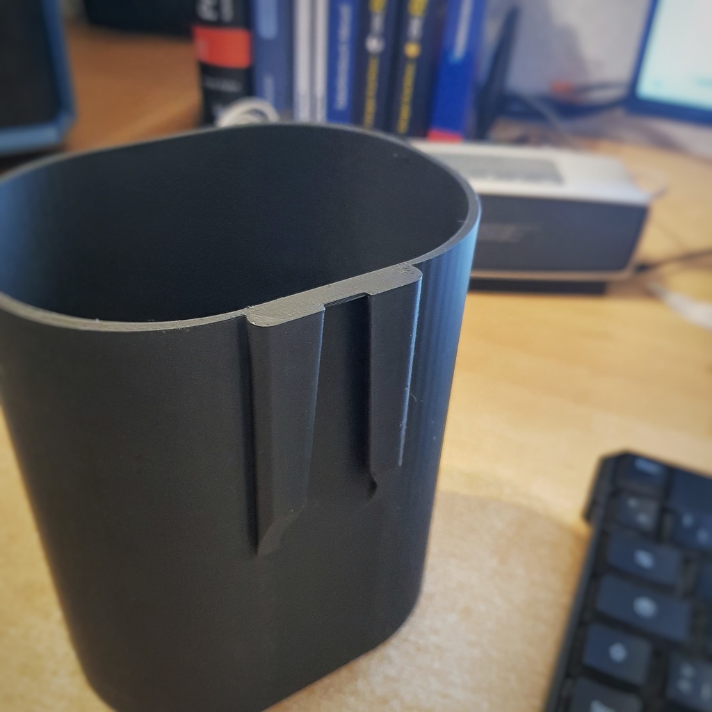 Клипсовый настольный мусорный бак – Минималистичный и практичный
