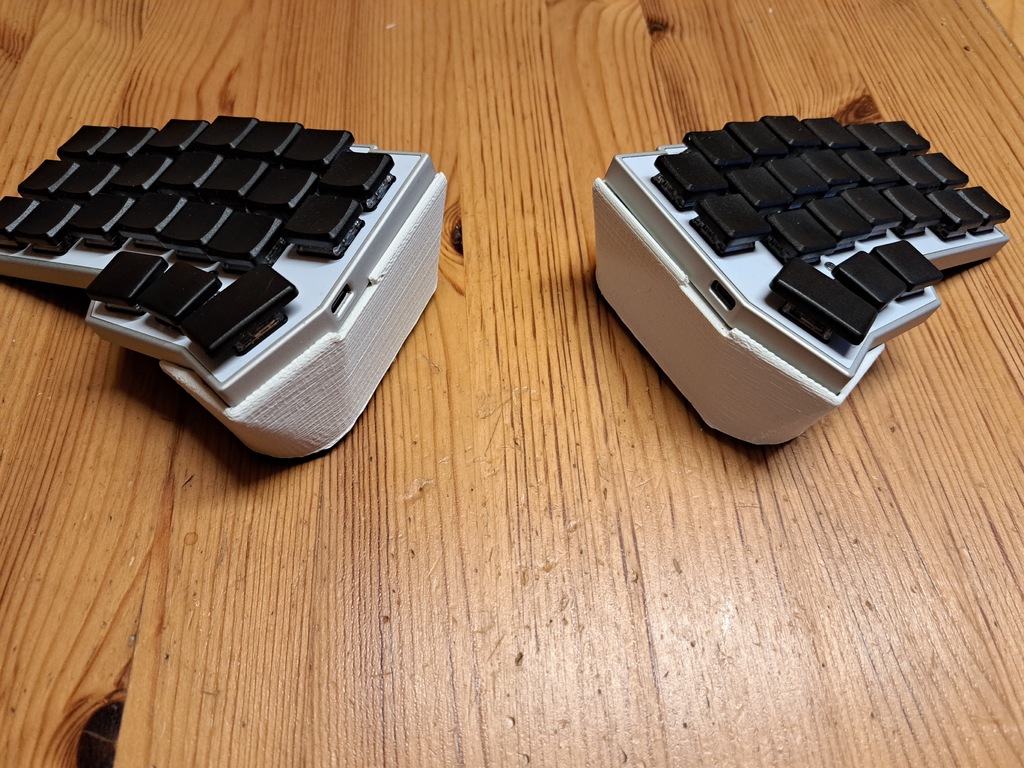 Tenting Stand для клавиатуры Corne Choc Pro