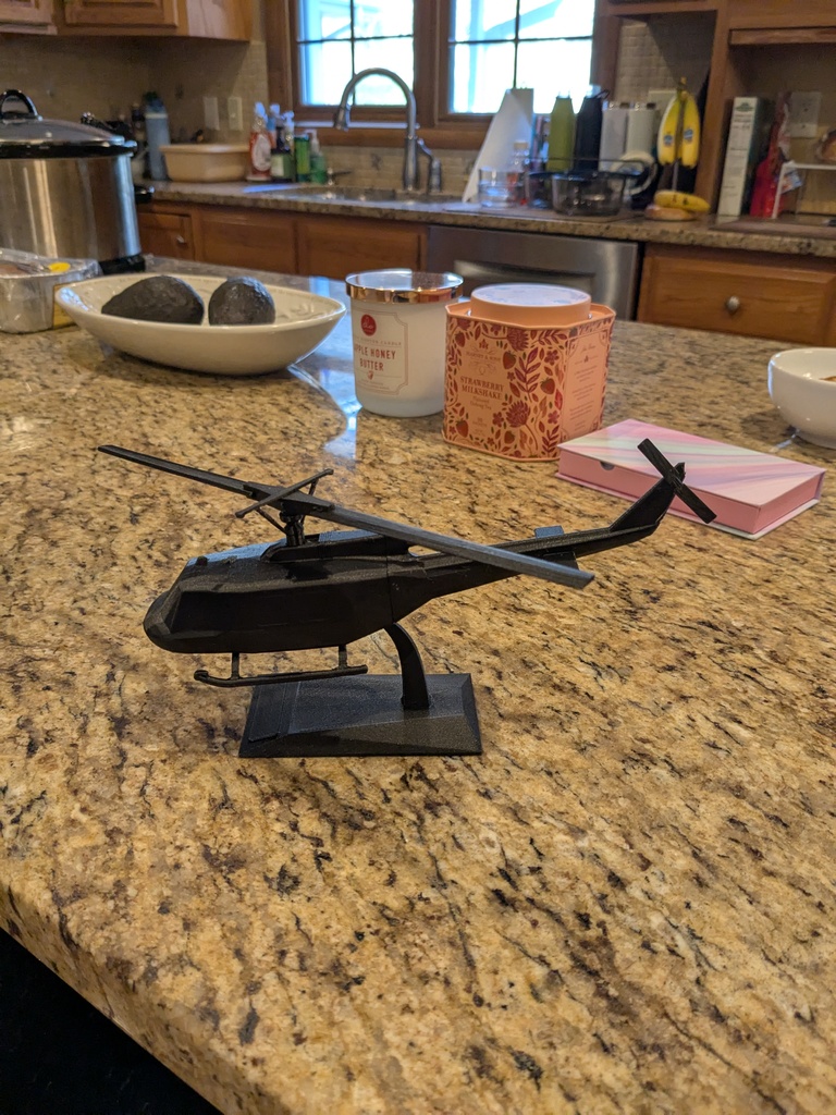 Модель вертолета Huey