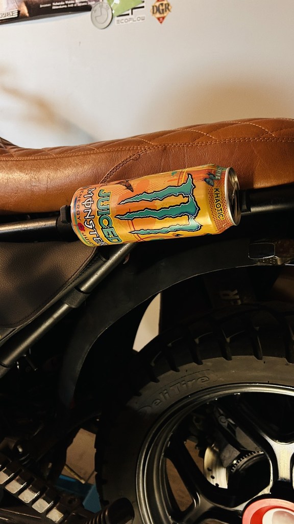 Крепление для мотоцикла под банки Monster Energy 16oz