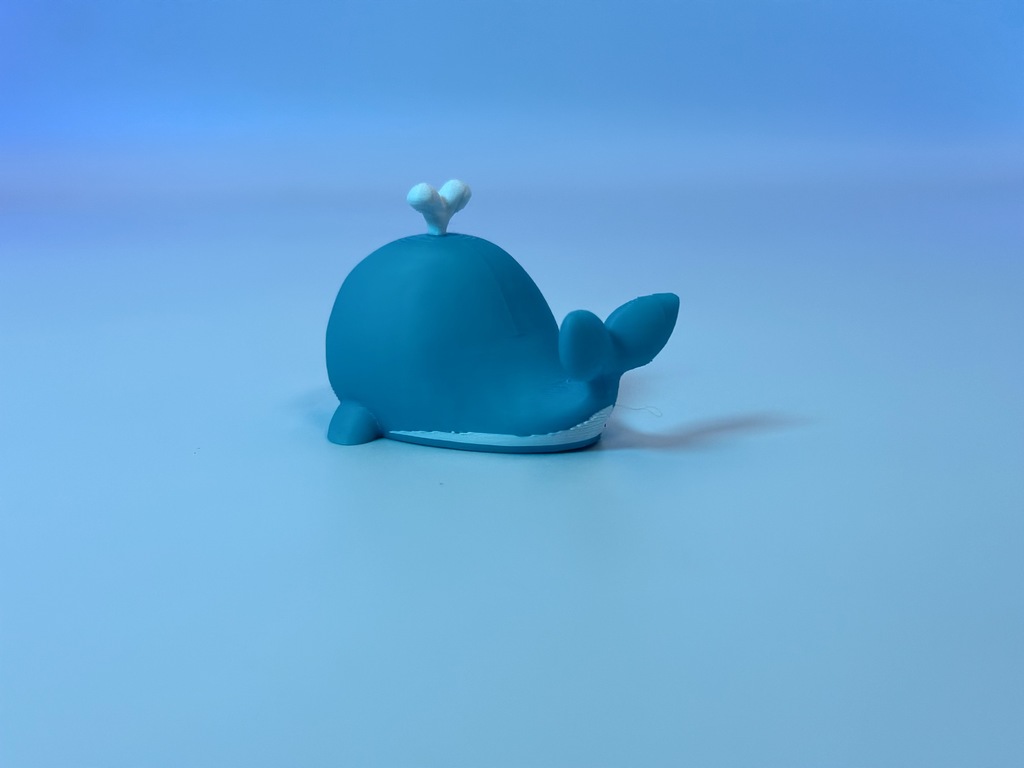 Маленький друг-кит