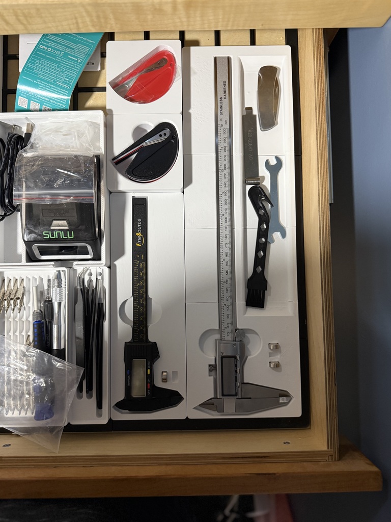 Держатель для цифрового штангенциркуля 300 мм Gridfinity