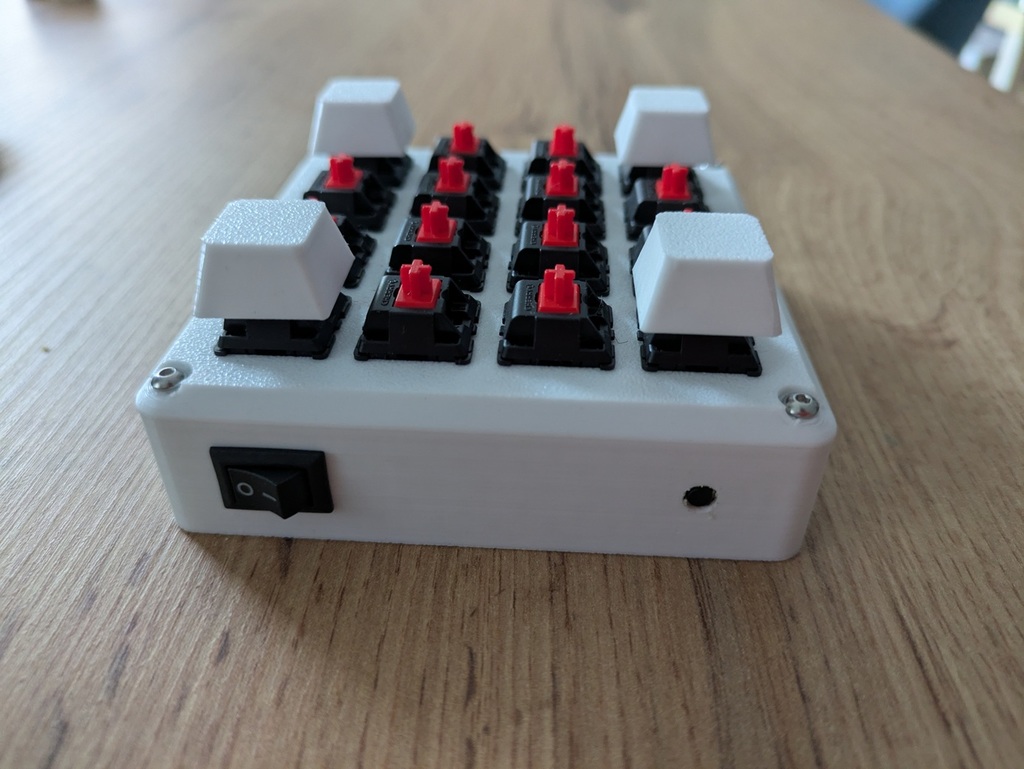 Zigbee Macropad на 16 кнопок с ESP32C6