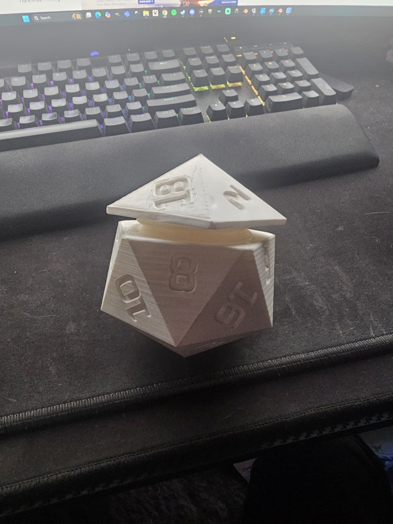 Контейнер в форме D20 с винтовой крышкой