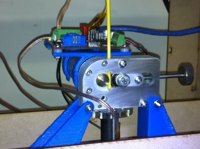 Вариация алюминиевого экструдерa Printruder